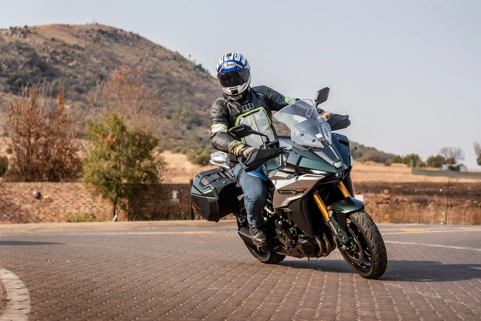 Suzuki's Sports Tourer bike | Suzuki GSX Motorcycle review