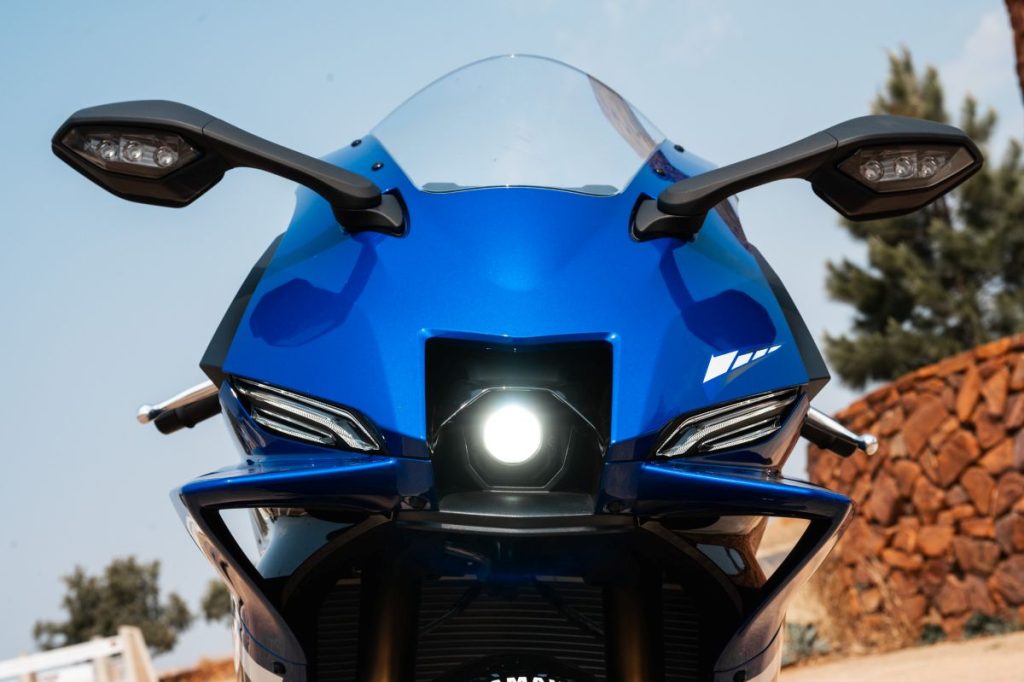 Yamaha R9