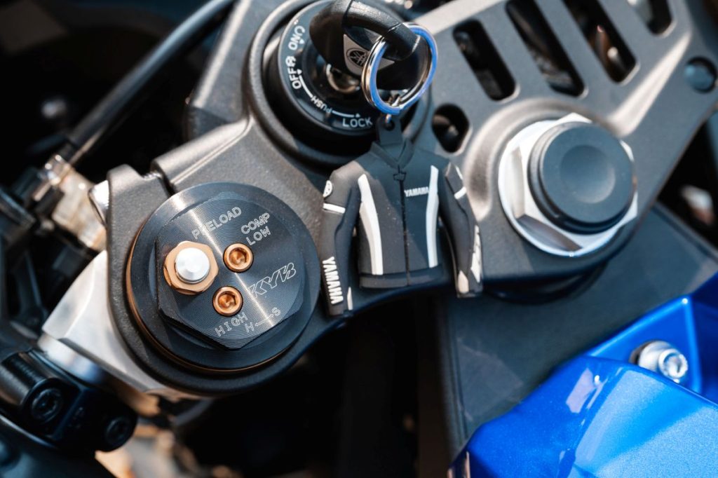 Yamaha R9
