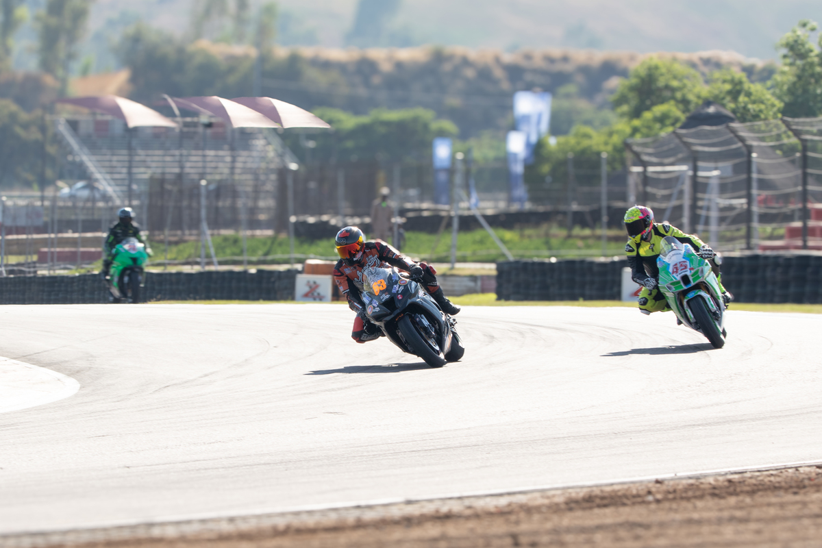 ZX-10 Masters Cup Round 8 Zwartkops Raceway - Ridefast Motorcycle