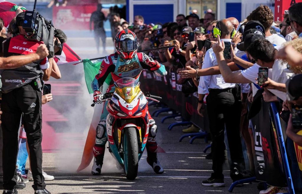 2025-WorldSSP300-Champion-Benat-Fernandez