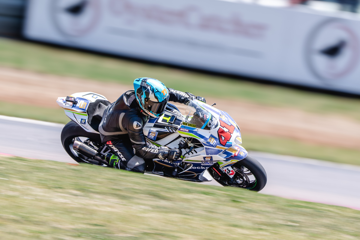 ZX-10 Masters Cup Round 8 Zwartkops Raceway - Ridefast Motorcycle