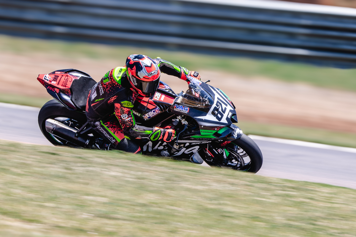 ZX-10 Masters Cup Round 8 Zwartkops Raceway - Ridefast Motorcycle