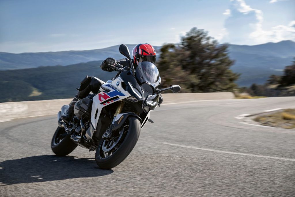 BMW R1300RS 2025, BMW Motorrad R1300RS, BMW R1300RS South Africa, BMW sport touring motorcycle, BMW ShiftCam boxer engine, BMW R1300RS specifications, BMW R1300RS price, new BMW R1300RS review, BMW R1300RS top speed, BMW R1300RS DSA suspension, BMW Motorrad touring bikes.