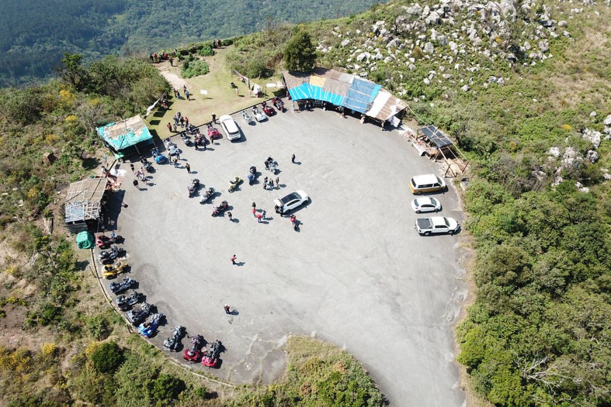 The 40th Wing Fling, Forty Years of Friendship and the Open Road; lots of Honda Goldwings; Honda Gold Wing lineup at 40th Wing Fling Hazyview 2025 Wing Riders SA themed lights parade with Gold Wings in Lowveld Gala dinner prize giving Wing Fling 2025 Gold Wing enthusiasts South Africa