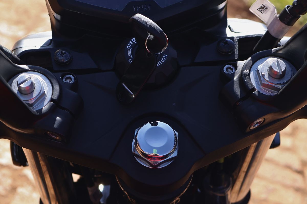 TVS Apache RTR 200 4V