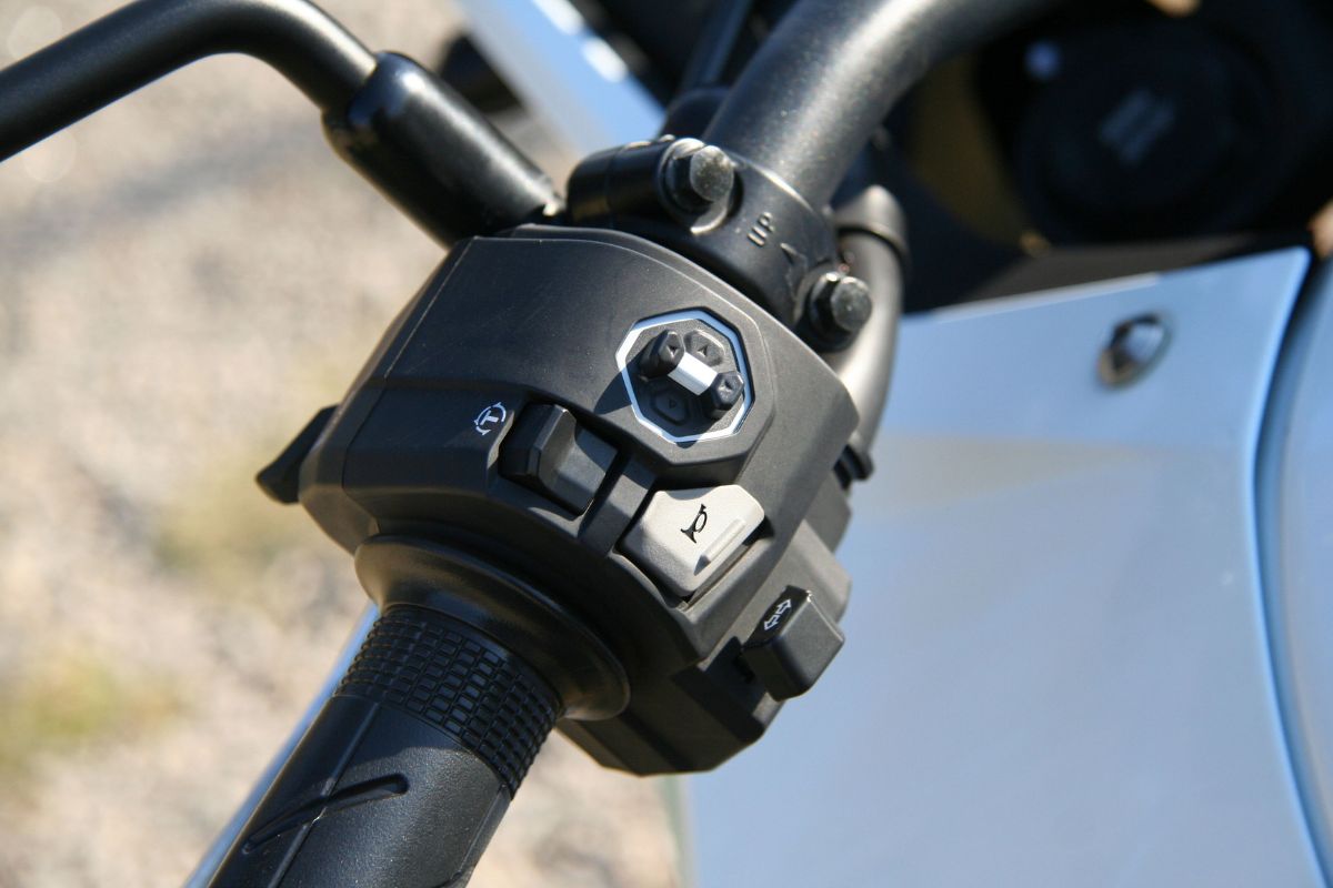 Honda NX500 E-Clutch