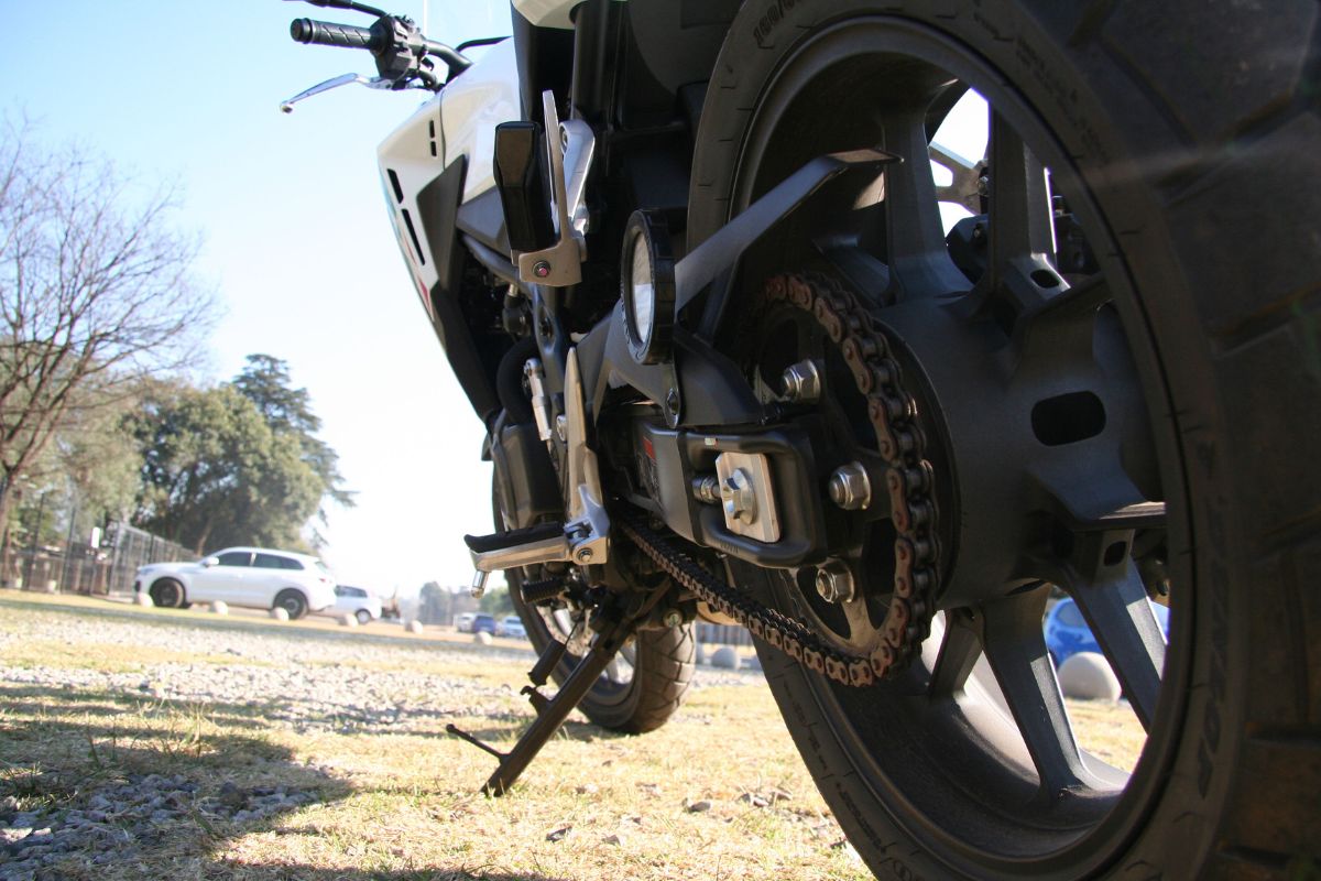 Honda NX500 E-Clutch