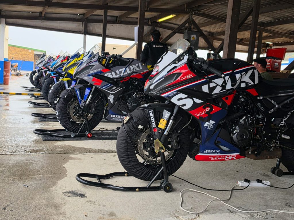 Suzuki 8R Cup