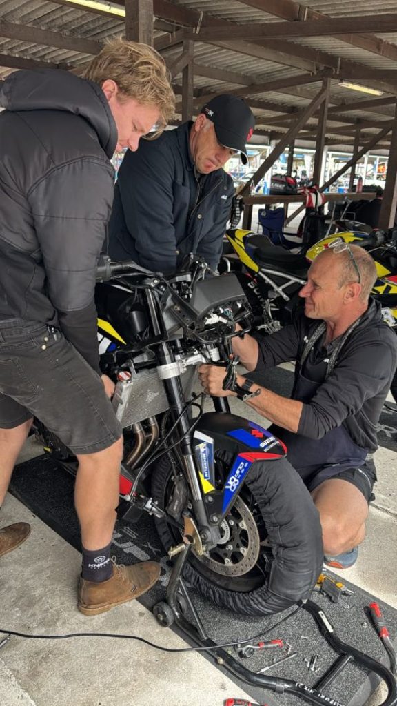 Suzuki 8R Cup